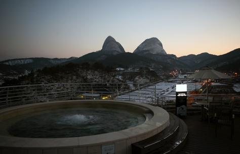 마이산 탑사, 진안에서 꼭 가볼 만한 이유 1 진안 마이산 전경