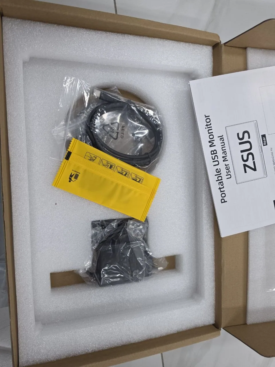 ZSUS 4K 13인치 휴대용모니터 케이블 구성