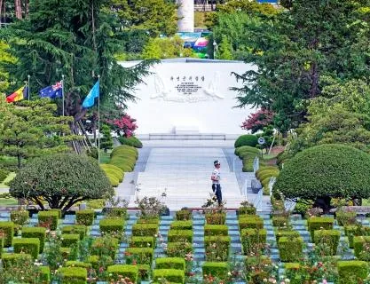 부산 온천천 봄 산책 풍경