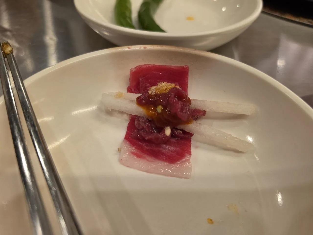 백양식당 육회 먹는 방법