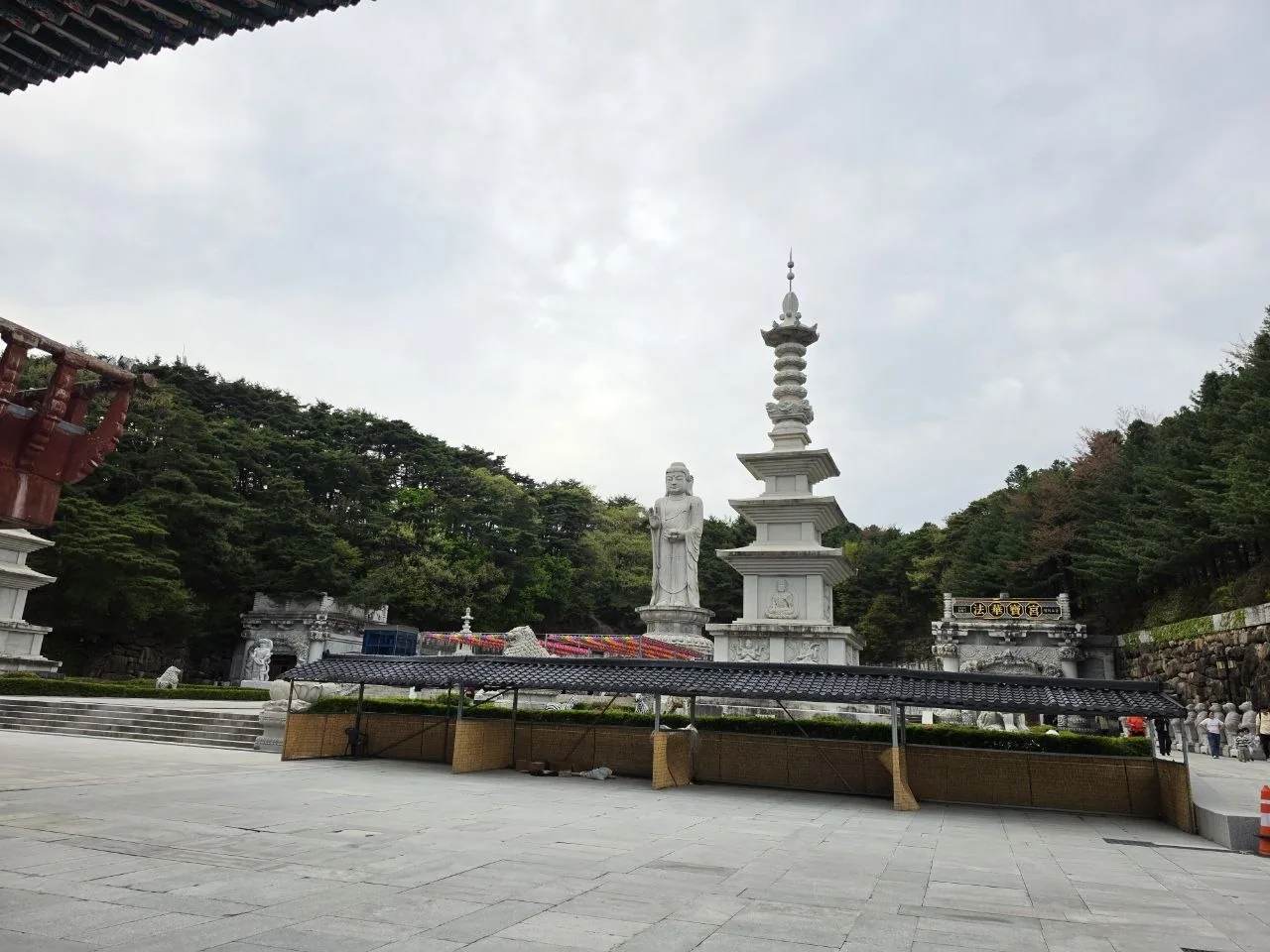 팔공산 약사여래 통일대불 광장 넓은 전경