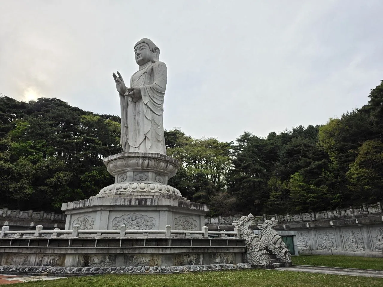 팔공산 약사여래 통일대불 설명문 안내판