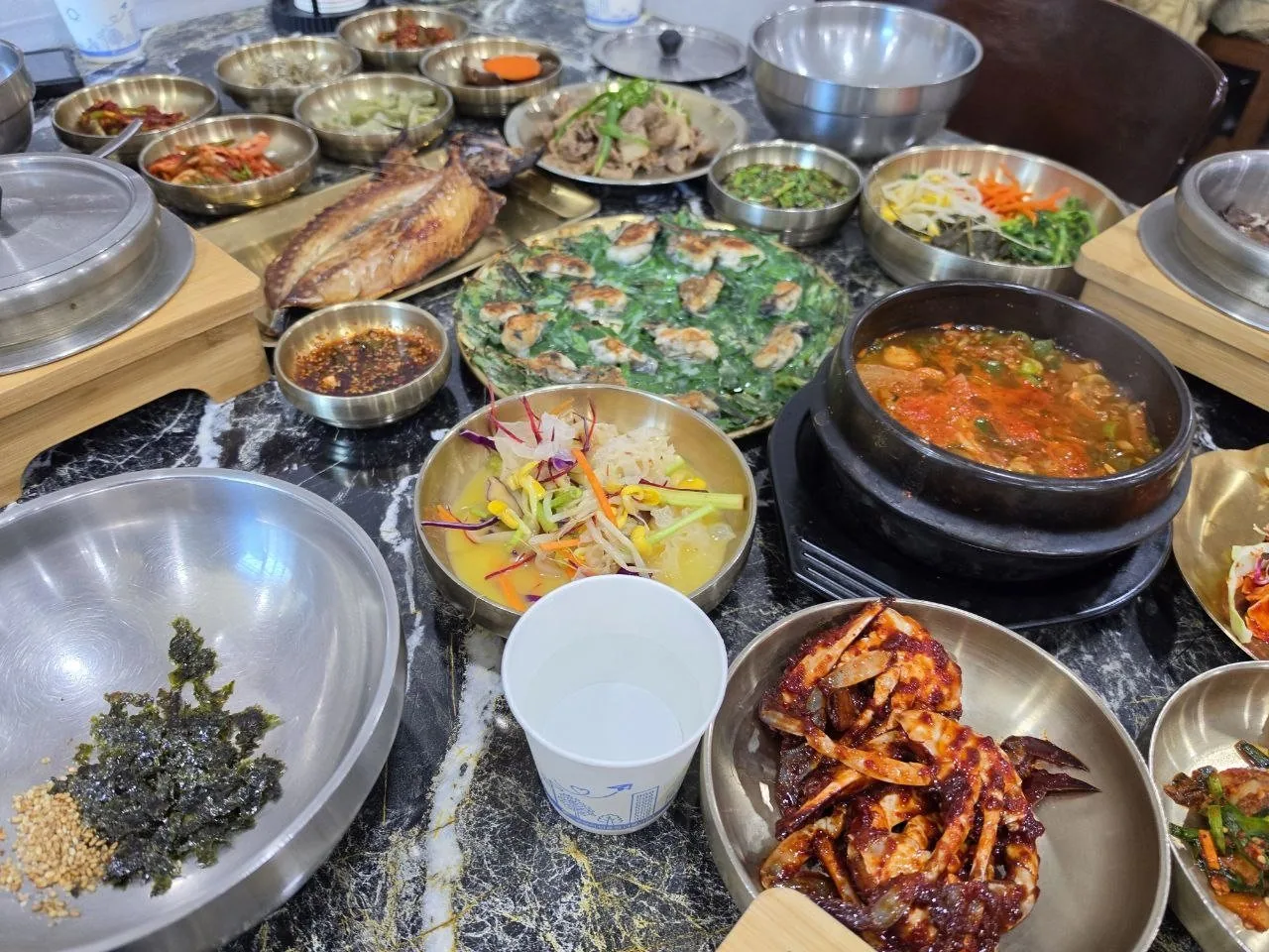 팔공산 엄마밥상 차량 방문과 외관 분위기를 보여주는 사진