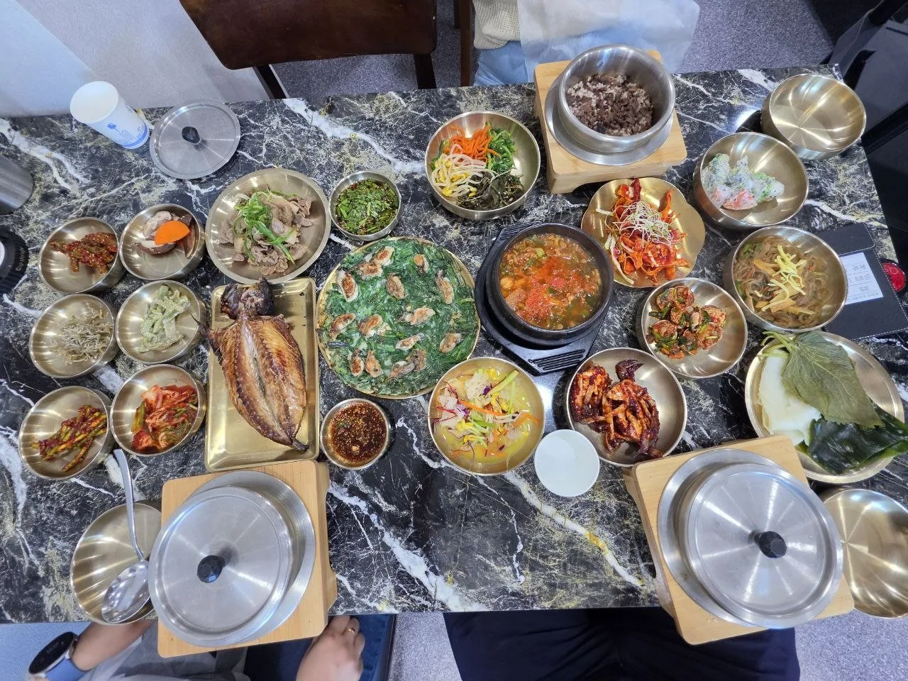 팔공산 엄마밥상 가족 외식 분위기 사진